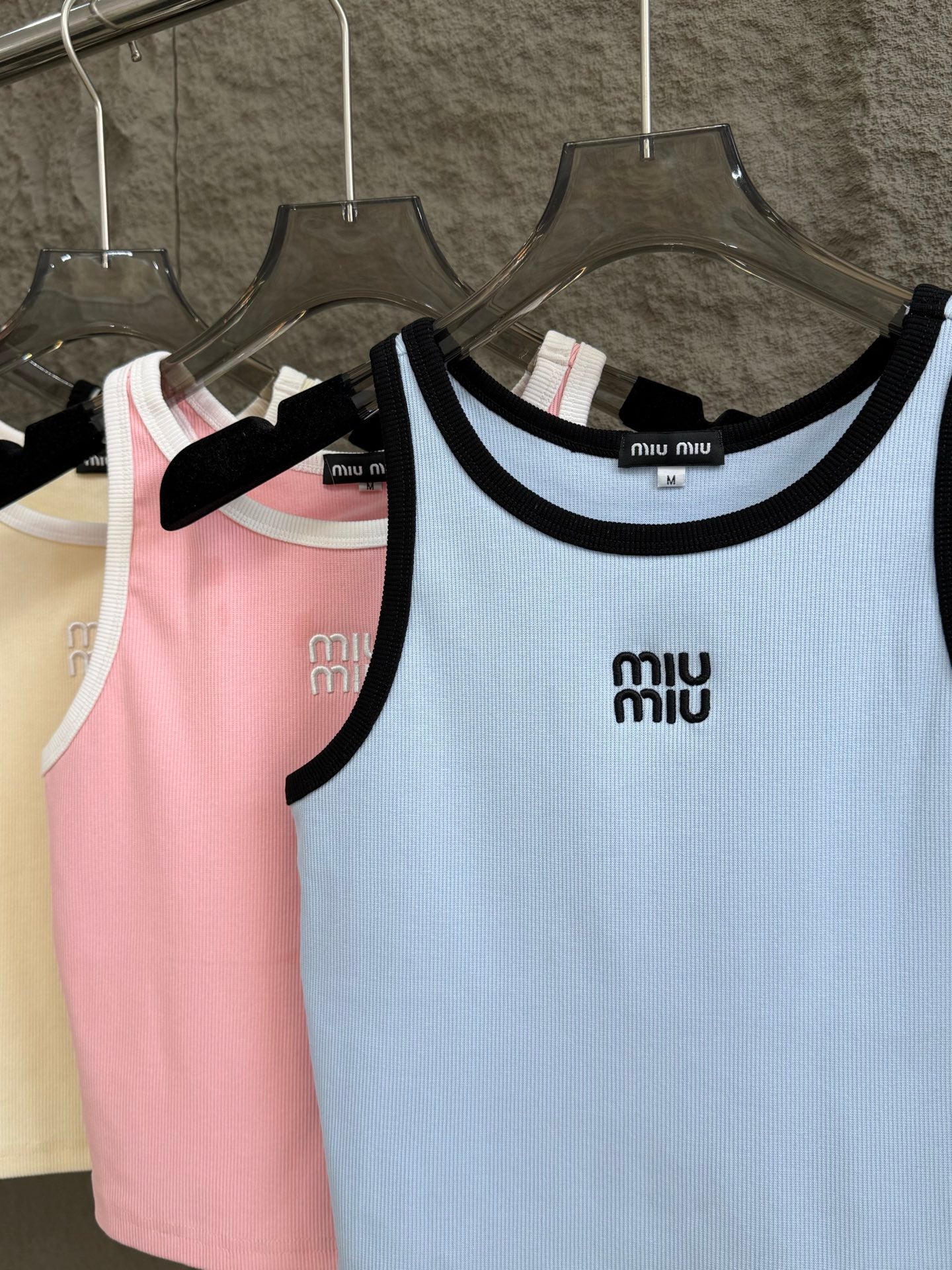 MIUMIU